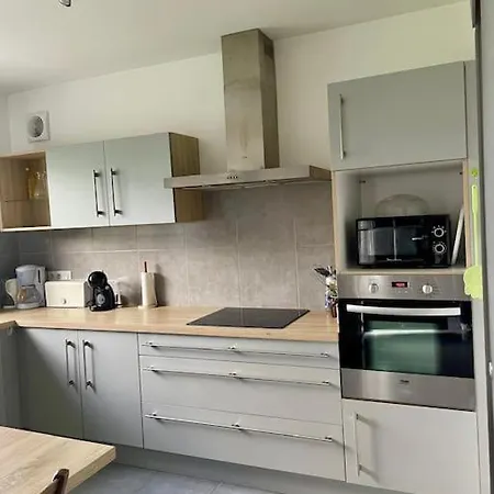 Prázdninový dům Dependance Dans Maison Tres Bien Equipee Avec Terrasse Dans Village Au Calme