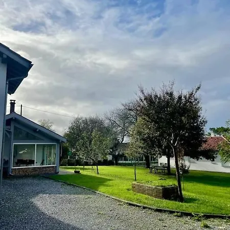 Prázdninový dům Dependance Dans Maison Tres Bien Equipee Avec Terrasse Dans Village Au Calme Carresse
